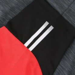 Kids' Oslo T-Shirt Black / Red / White 11 Kids' Oslo T-Shirt Black / Red / White -Outdoor Clothing Store oslo 060 2 gen bkrdwh adlt p4