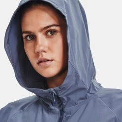 Under Armour Women's Women's Woven Full Zip Jacket Aurora Purple / Midnight Navy / Midnight Navy -Outdoor Clothing Store v5 1369889 767 collar